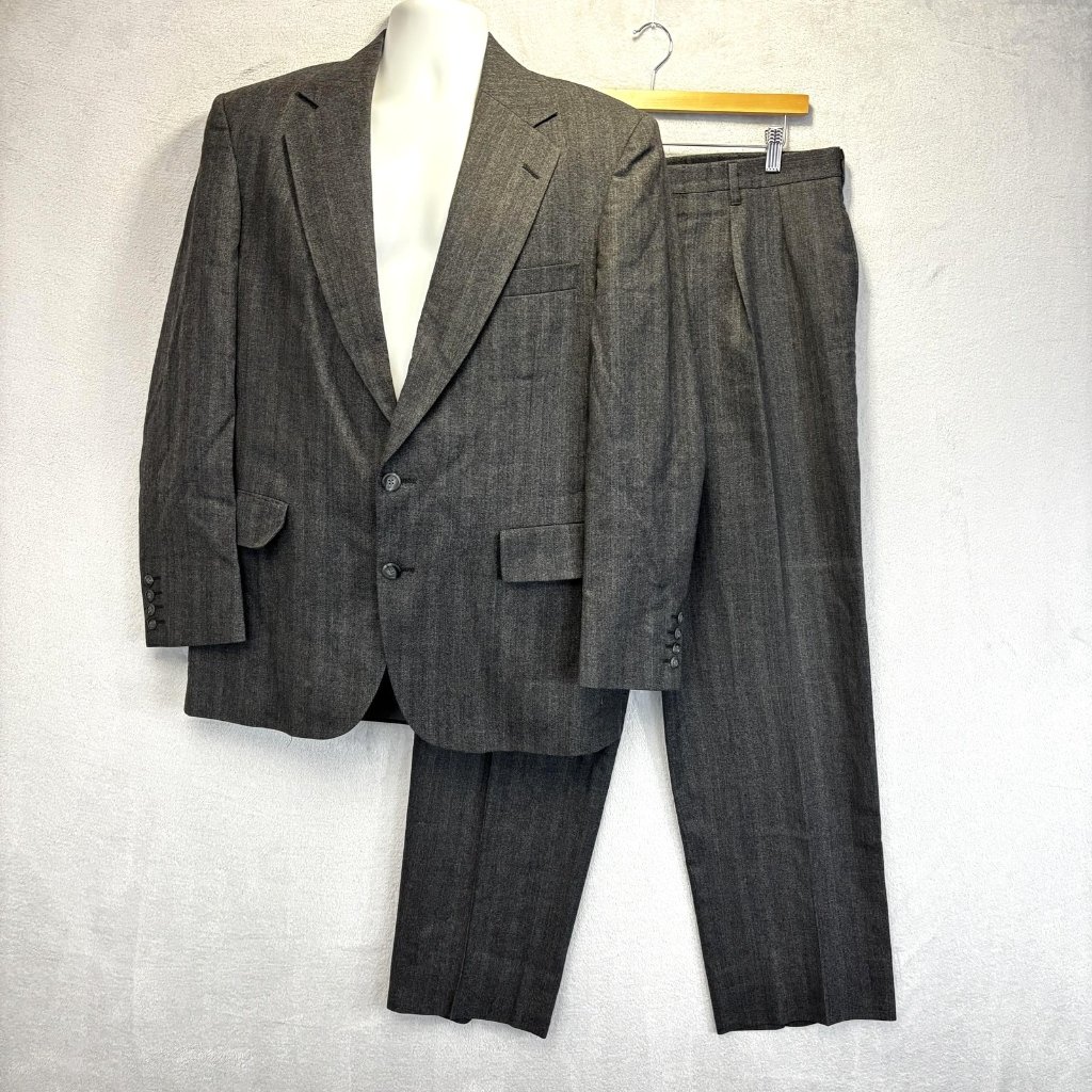 Vintage Usa Made Wool Suit Mens 42r 35x30 Gray Pinstripe Jacket Pleated Pants